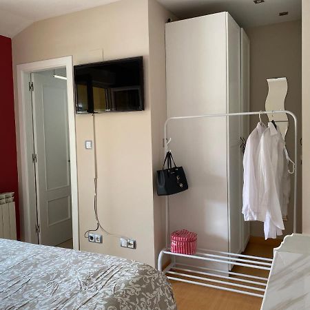 Habitacion Con Bano Privado En Casa Del Anfitrion Carandia Luaran gambar