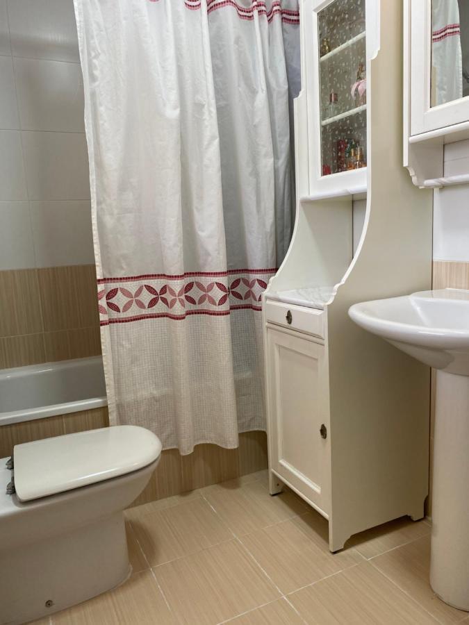 Habitacion Con Bano Privado En Casa Del Anfitrion Carandia Luaran gambar