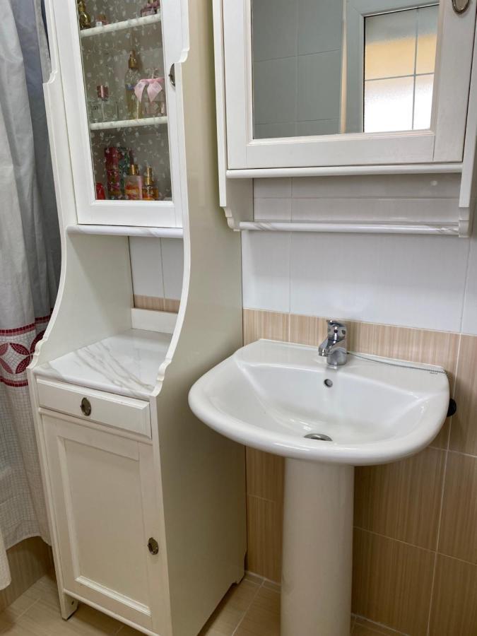 Habitacion Con Bano Privado En Casa Del Anfitrion Carandia Luaran gambar