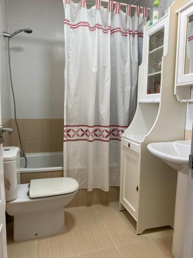 Habitacion Con Bano Privado En Casa Del Anfitrion Carandia Luaran gambar